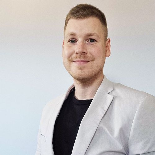 Porträt von Dennis Herrmann, Vertrieb bei Break Media